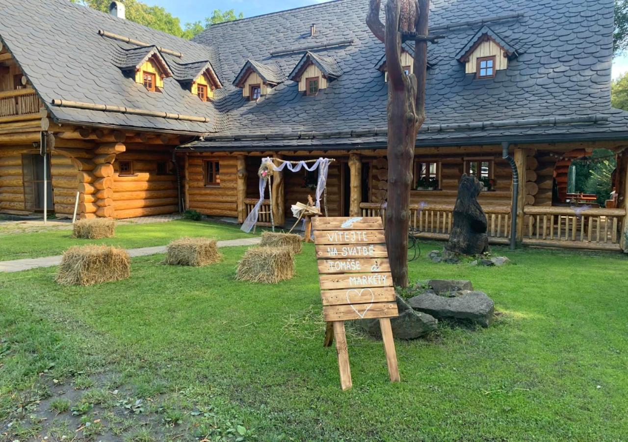 فندق Srub U Medveda Nový Jičín المظهر الخارجي الصورة